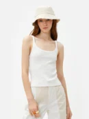 Paprasti medvilniniai marškinėliai – plati iškirptė